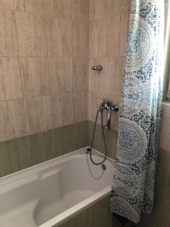 Quarto em Acomodações Particulares Sobe Kod Bolnice Paprikovac